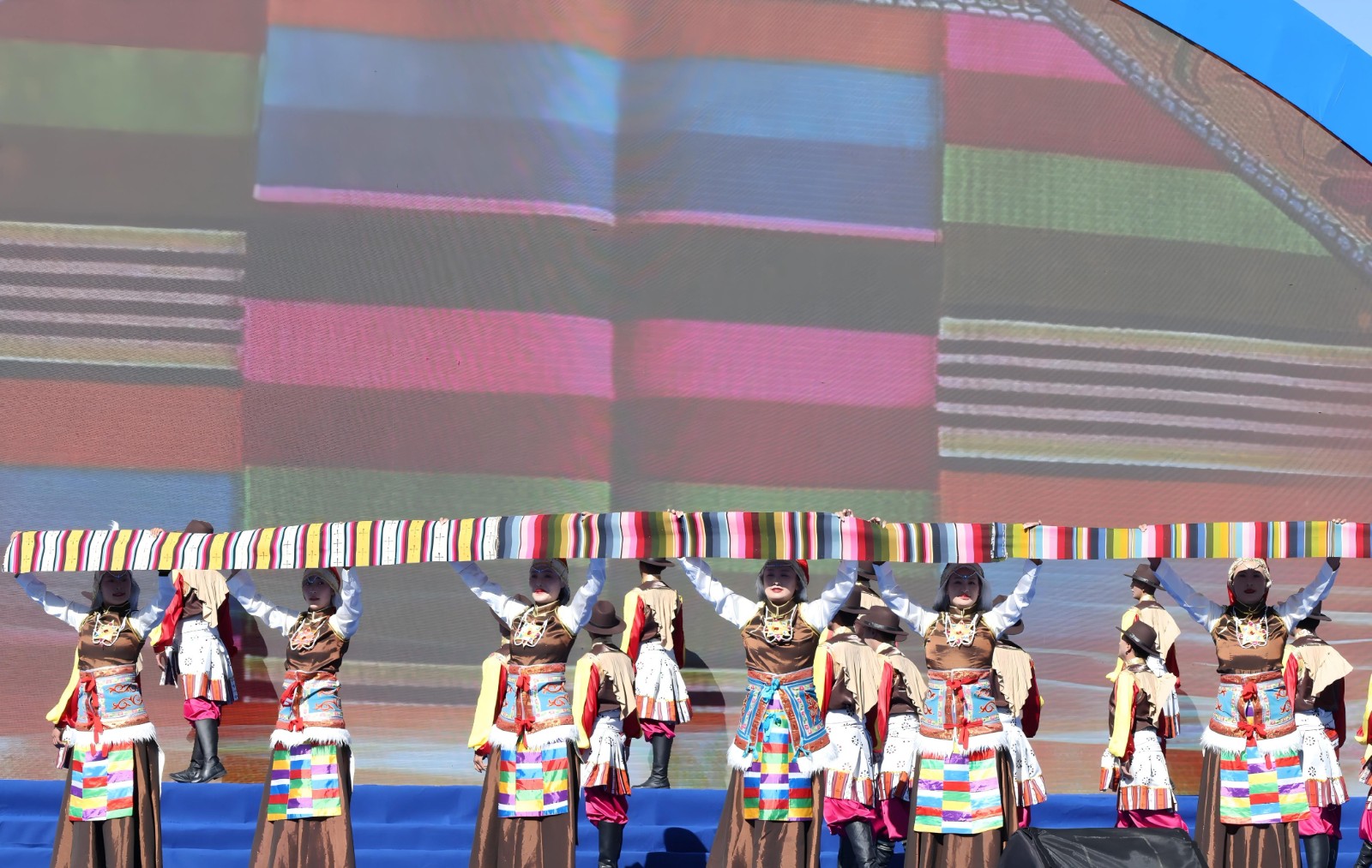 图为开幕式文艺表演 (4).jpg