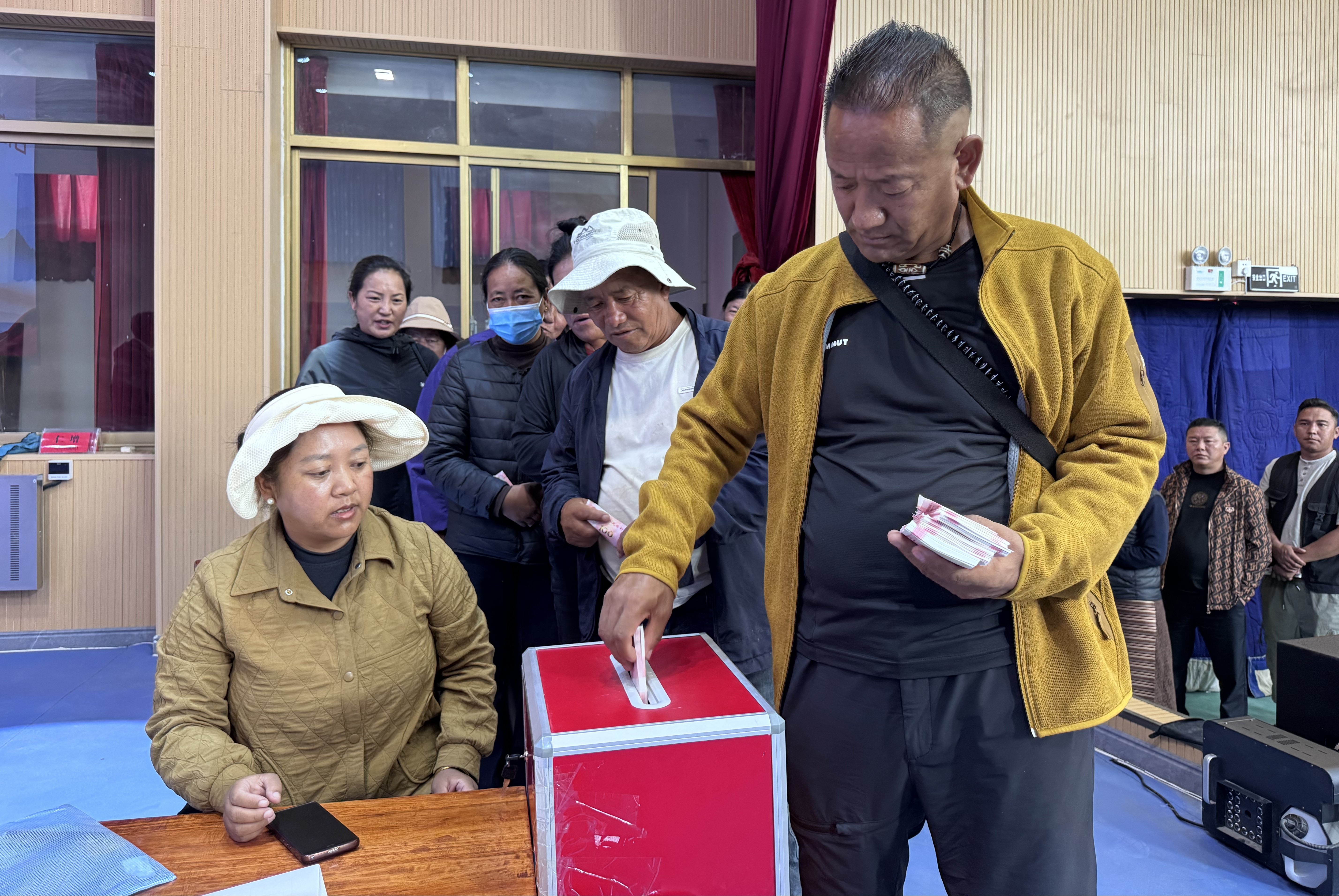 图为捐款环节 (3).jpg